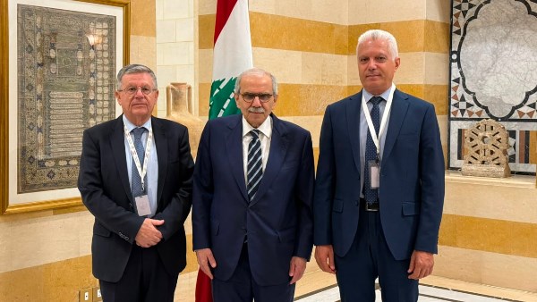 رئيس وزراء لبنان: دعم صمود أهالي القرى الحدودية أولوية وطنية