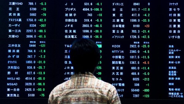 أسهم آسيا الناشئة تنتعش والعملات تسجل مستويات قياسية بدعم تراجع عوائد السندات والدولار