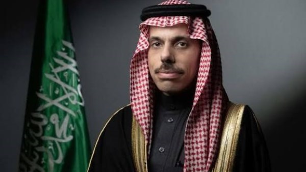 وزراء خارجية السعودية و قطر و تركيا يبحثون هاتفيًا الجهود المبذولة لخفض حدة التوترات الإقليمية