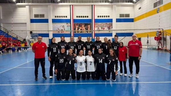 منتخب سيدات الطائرة يواصل التألق ويحسم صدارة المجموعة بالفوز على أوغندا في بطولة إفريقيا