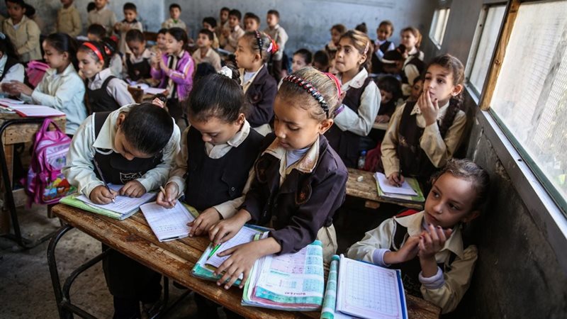 نائبة تواجه الحكومة بسؤال عن أسباب زيادة أيام الدراسة إلى 183 يوما