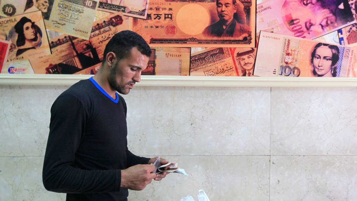 سعر الدولار في مصر يسجل ارتفاعاً جديداً.. تجاوز 50 جنيهاً مجدداً