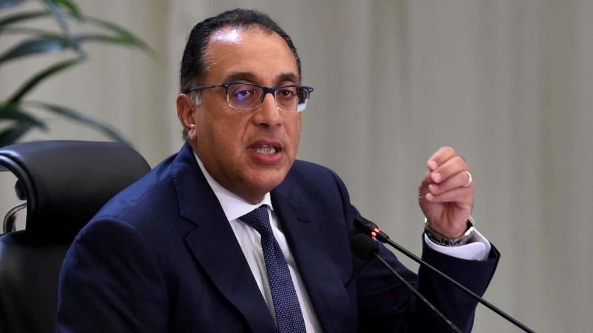 قرار حكومي جديد يبدأ 2027.. فرض 15 دولارًا رسوما على تأشيرات الدخول والأعمال القنصلية بالخارج