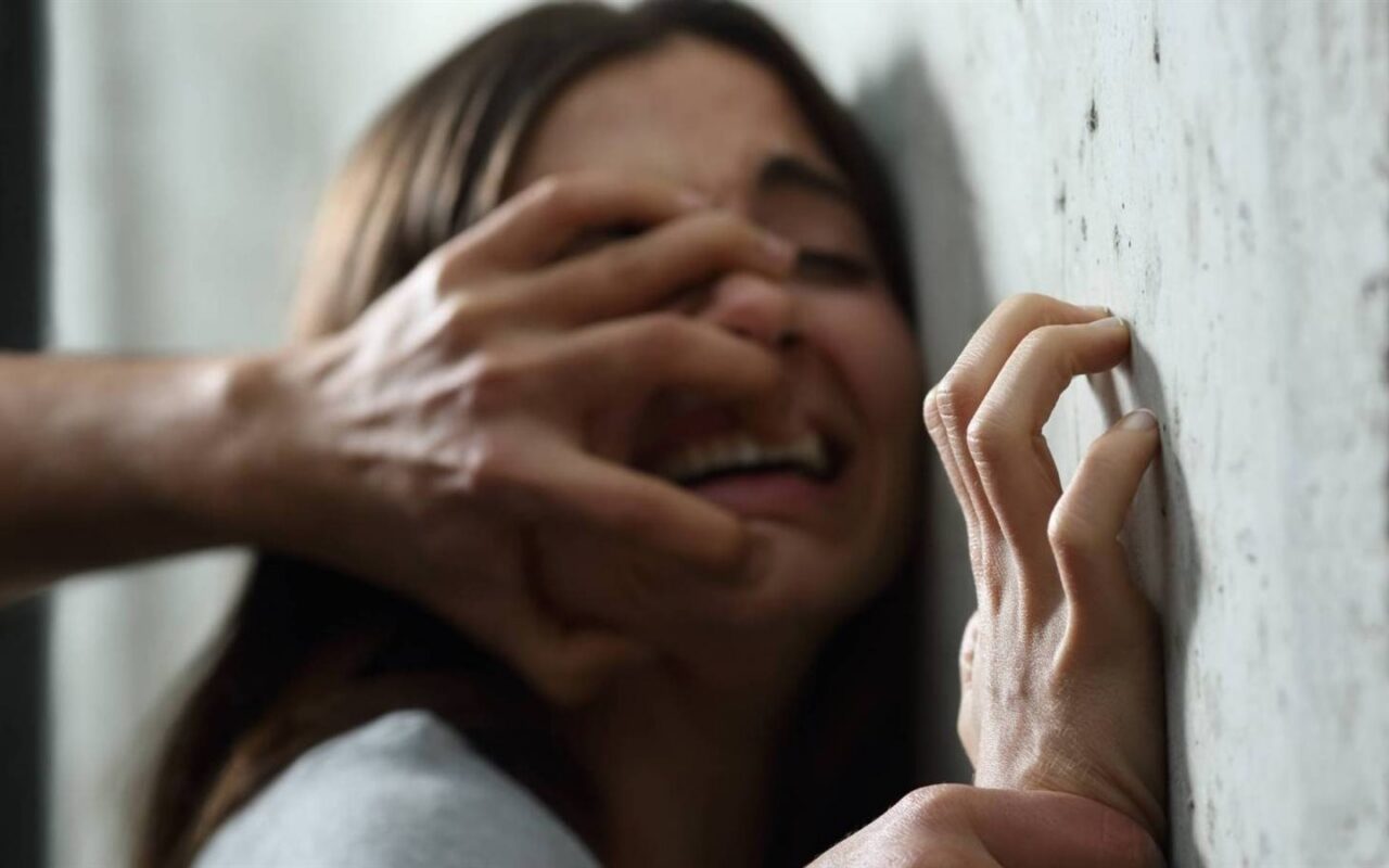 ضبط صاحب مكتبة شهير بتهمه هتــ.ك عرض فتاة بمحيط دار أيتام في المحلة
