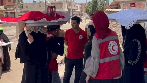 الشراقوة أهل كرم وقت الشدة.. أهالي بحر البقر يقدمون صواني الطعام للمعزين في ضحايا حادث الإسماعيلية