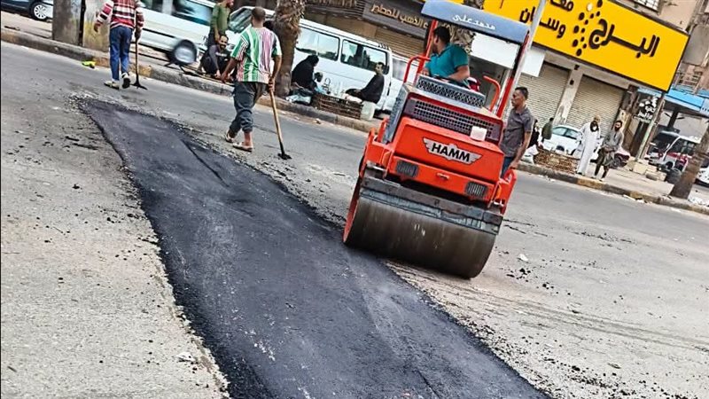 محافظ الجيزة يتابع أعمال رفع كفاءة الطرق بعدد من الأحياء