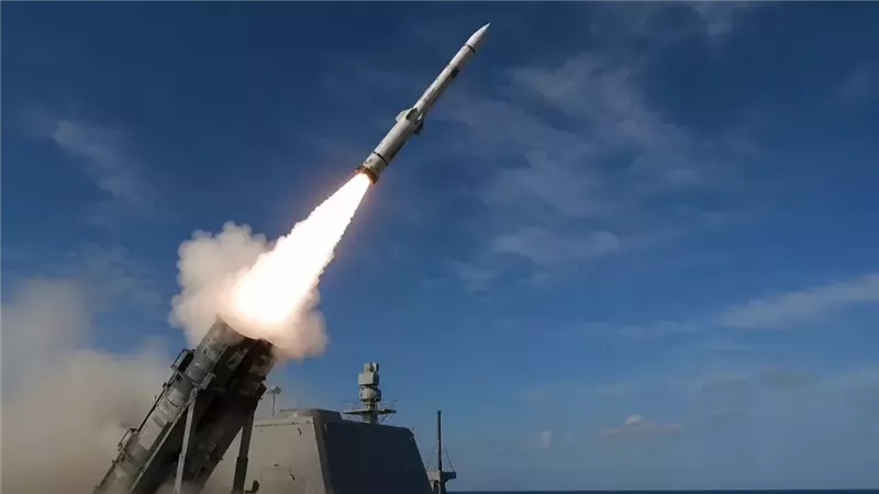 البنتاجون يمنح شركة رايثيون عقدا بـ745 مليون دولار لإنتاج صواريخ SM-3 المتطورة