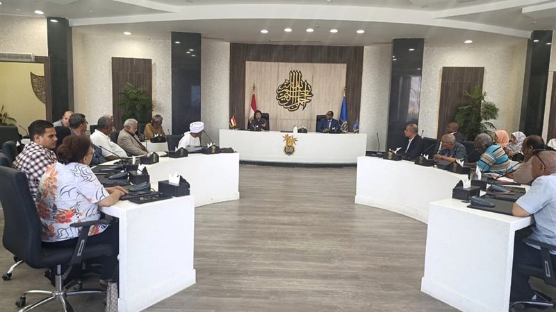 نائب وزير الصحة: تكثيف التوعية بالمباعدة بين الولادات ومواجهة زواج الأطفال في أسوان