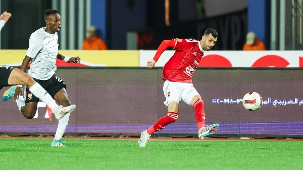 الأهلي يفاضل بين ثنائي جديد لخلافة بلعمري بعد إصابته بقطع في الرباط الصليبي