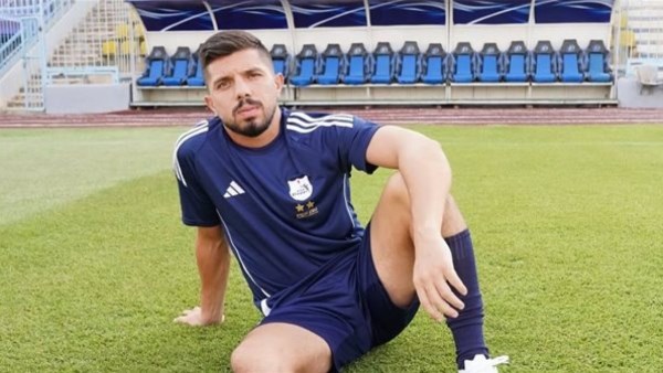 مفاجأة مدوية في رحيل محمد شريف عن الأهلي.. اللاعب يطلب أموالًا إضافية