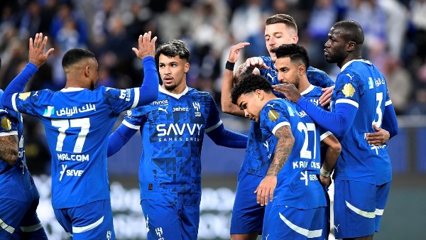 الهلال علي موعد مع الفيصلي في الدوري السعودي اليوم