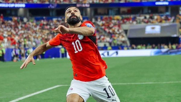 الناس كانت بتبوس جزمة الأخير.. أحمد دويدار: مقارنة محمد صلاح بأبو تريكة «حرام»