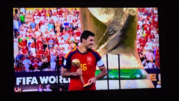 برشلونة يراقب موقف رودري مع مانشستر سيتي ويترقب تعثر انتقاله إلى ريال مدريد