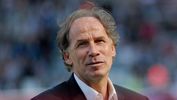 وفاة فرانكو باريزي أسطورة ميلان ومنتخب إيطاليا