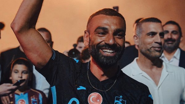 بعد الاستقبال التاريخي.. هشام يكن: مين ميسي جنب صلاح .. قصة نجاح حقيقية