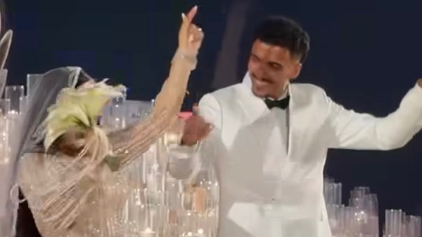 حسام عبد المجيد يحتفل بزفافه وسط حضور الأهل والأصدقاء | شاهد