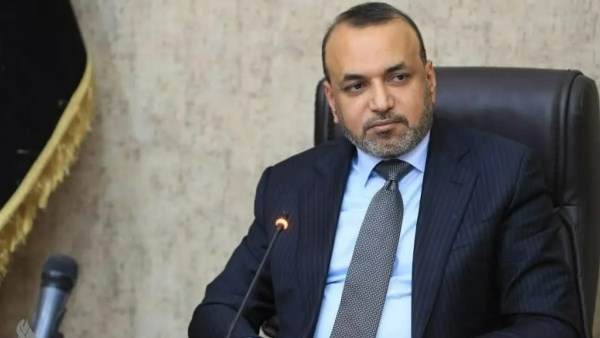العراق يهتز بملف فساد.. أمر بالقبض على وزير العمل السابق أحمد الأسدي