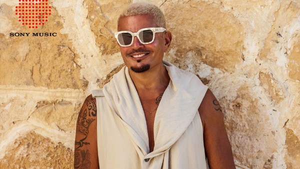 الـ دي جي يشعل حماس جمهور يلا ساحل قبل صعود عمرو دياب على المسرح