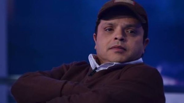 بناءً على رغبة أسرة الفنان.. منع تصوير جنازة شقيق محمد هنيدي