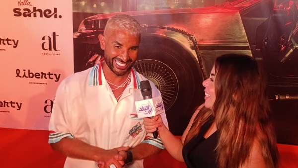 وصول أحمد سعد لإحياء حفل الألبوم الالكترو بالساحل الشمالي