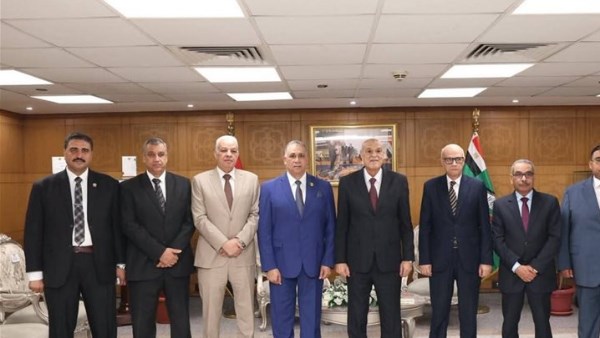 رئيس هيئة قضايا الدولة يستقبل نقيب المحامين ورئيس اتحاد المحامين العرب