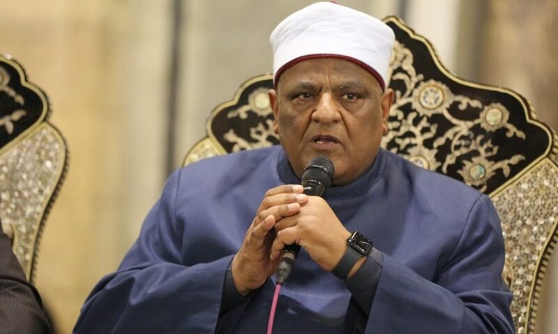 عباس شومان: استخدام اسم شخص دون علمه جريمة تستوجب العقاب