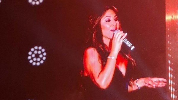 من غير ضمادة يد.. ظهور مطمئن لـ إليسا بعدما أثارت قلق جمهورها