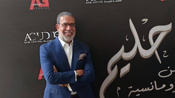 بـ خط إيده | مدحت العدل يكشف تفاصيل علاقة عبد الحليم حافظ بجمهوره