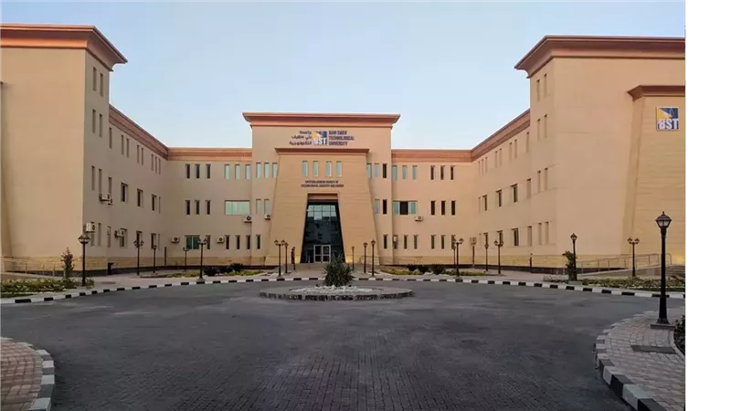 شركة إلكترونيات عالمية تدعم جامعة بني سويف التكنولوجية بروبوت صناعي