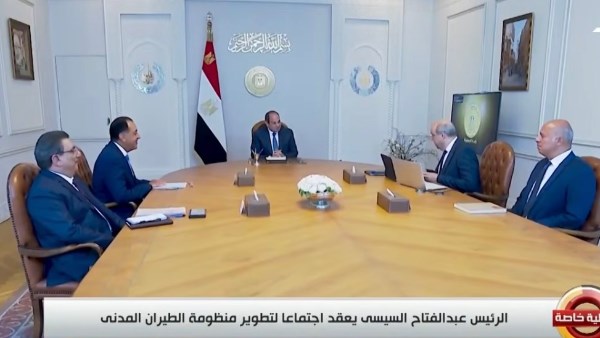 الرئيس يوجّه بتطوير منظومة الطيران المدني .. خطوات جديدة لتعزيز مكانة مصر عالميًا