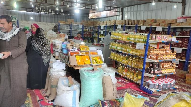 تخفيضات جديدة على اللحوم والسكر والدقيق بالمجمعات الاستهلاكية