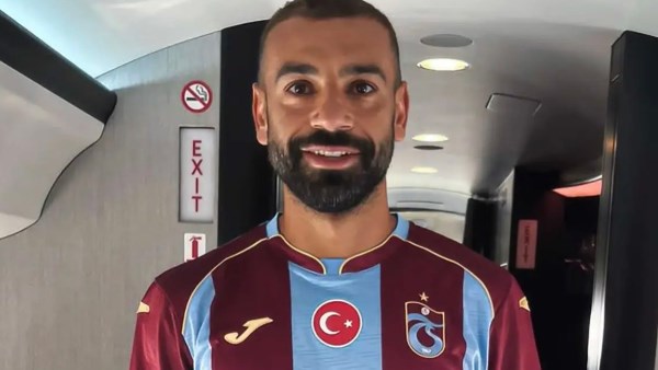 سفير تركيا بالقاهرة يهنئ محمد صلاح بعد انضمامه إلى طرابزون سبور: مبروك للنجم المصري