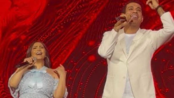شيرين عبد الوهاب تتألق في حفل الساحل الشمالي.. ومحمود الليثي يشاركها الغناء