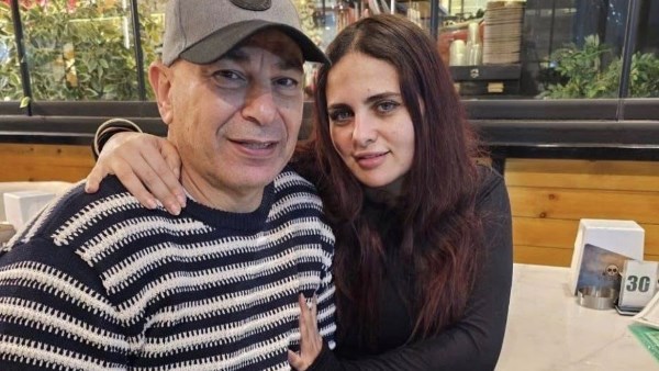 مالهوش غير دان.. عمر كمال يمازح حسام حسن وزوجته على طريقة الأغاني
