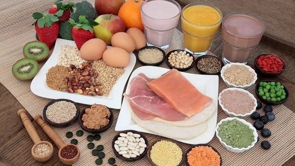 قبل ما تزود البروتين.. استشاري باطنة يكشف احتياج الجسم الحقيقي