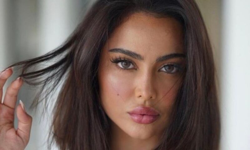 اسم فاطمة المؤمن يتصدر الترند.. غادرت السجن بعد انتهاء عقوبتها