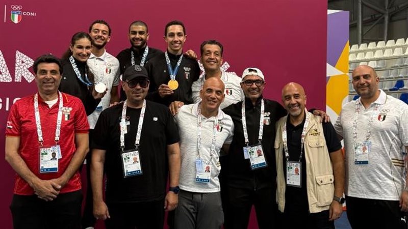 متحديا أحزانه، ياسر إدريس يدعم أبطال مصر في “تارانتو”