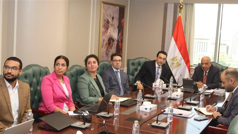 تستهدف إضافة 7100 ميجاوات، الكهرباء تستعد لافتتاحات مشروعات جديدة مع شركة سكاتك النرويجية
