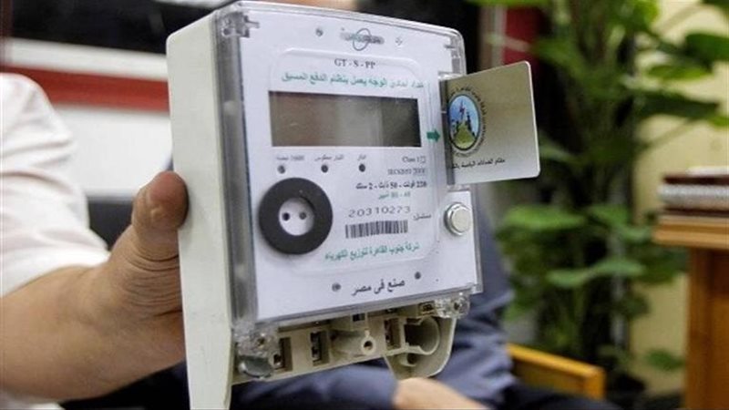 الكهرباء تفسر سر خصم 100 جنيه من الرصيد بالعدادات الكودية