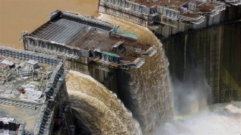 بعد التهديد بحجب تدفقات النيل.. خبراء يؤكدون تخبط إثيوبيا.. جيولوجي: أي سد لن يستطيع مواجهة قوة الانحدار والمياه ستصل مصر رغم أنف أديس أبابا.. ووزير إثيوبي يكشف بالخطأ فشل سد النهضة