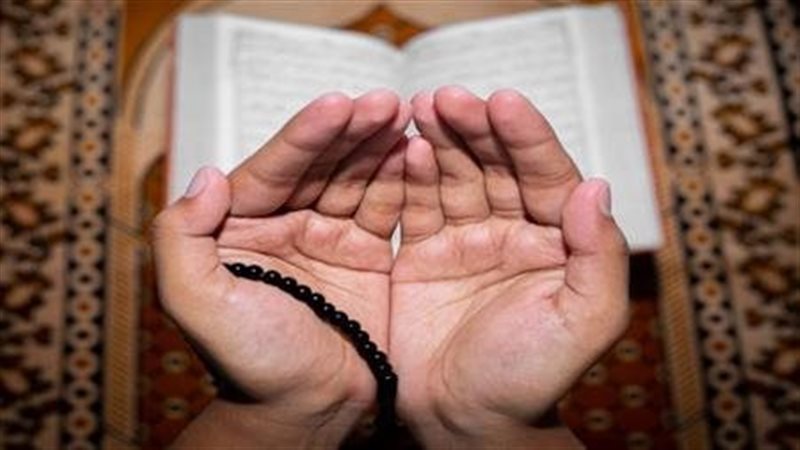 أمين الفتوى يوضح فضل الذكر والصلاة على النبي والدعاء (فيديو)
