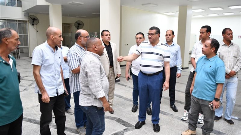 محافظ قنا يتابع التجهيزات النهائية لمجمع مواقف المدينة الجديدة (صور)