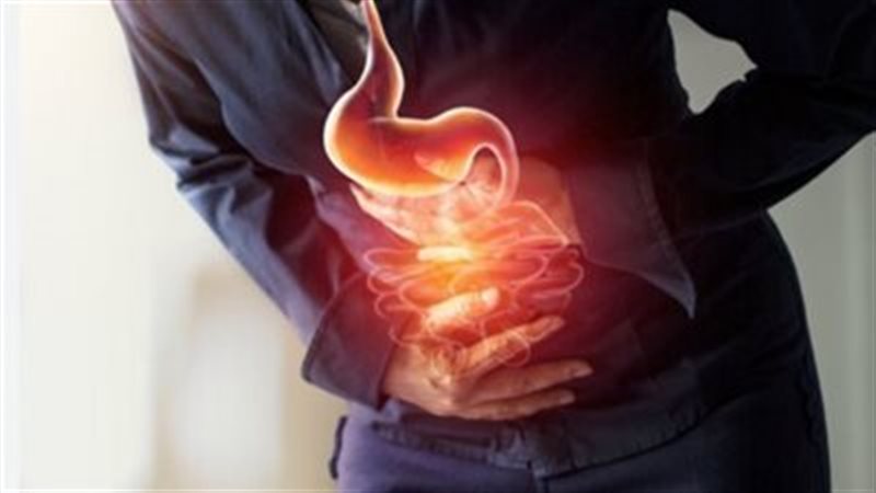 ألم الصدر بعد الأكل، كيف تفرق بين الحموضة والنوبة القلبية؟