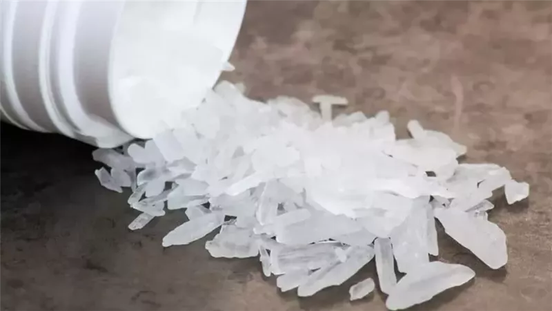 نائب يواجه الحكومة بأزمة انتشار الآيس والشابو