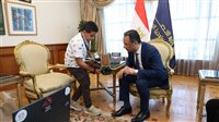 وزير الاتصالات يكرم الطفل مارتيروس مينا البالغ من العمر 10 أعوام لتميزه العالمي في البرمجة والروبوتات