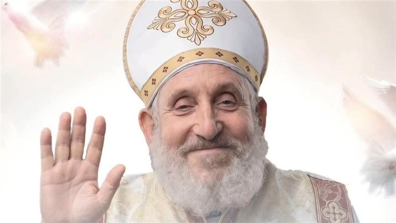 البابا تواضروس يعزي في وفاة القس إسحاق نبيه كاهن كنيسة العذراء بأرض الجولف