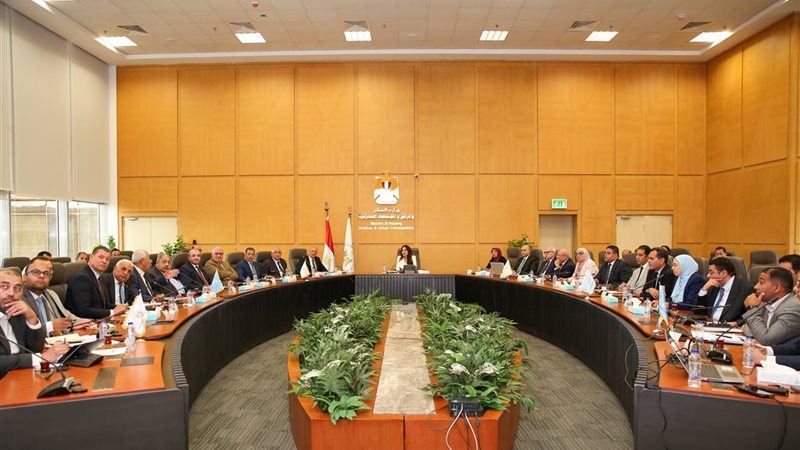 وزيرة الإسكان تتابع موقف منظومة مياه الشرب والصرف الصحي بالقاهرة