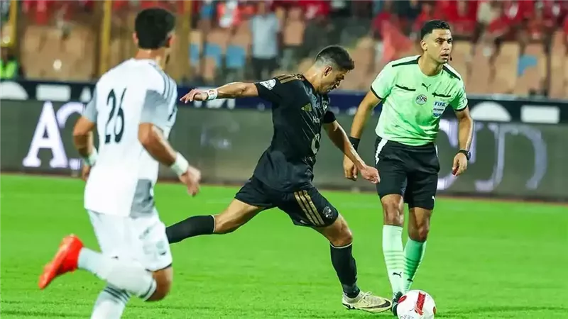 لقطة الأزمة، شاهد ماذا فعل الحكم محمد معروف مع وائل جمعة بمباراة الأهلي وزد