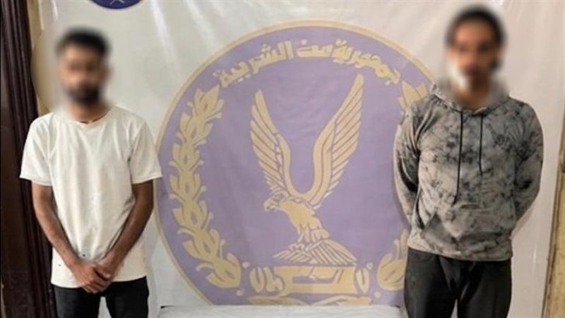 بعد اتهامه بسرقة “فردة توك توك”.. ضبط شخص ظهر على سطح منزله وبحوزته سلاح أبيض بالشرقية