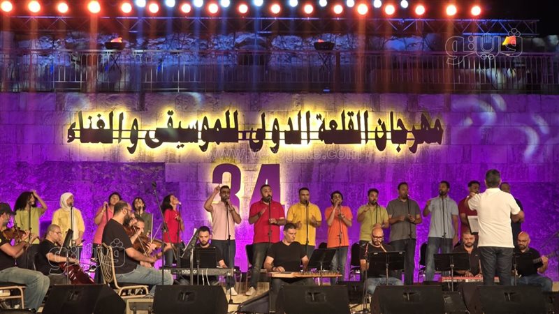“أيامنا الحلوة” تفتتح حفلها على مسرح المحكى بـ”هو وهي”